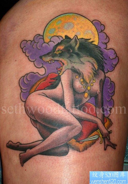 点击大图看下一张：一幅潮流性感的狼头美女纹身作品