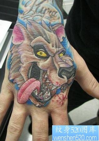 点击大图看下一张：手部欧美卡通狼头纹身图片