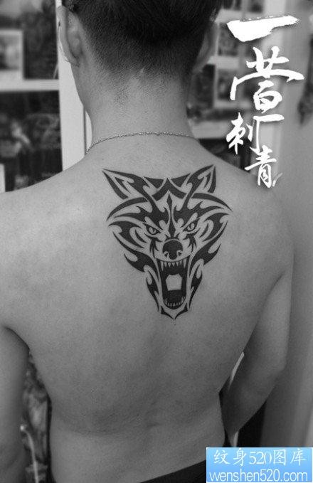 点击大图看下一张：潮流霸气的一幅图腾狼头纹身作品