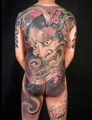 点击大图看下一张：满背经典的日本般若纹身