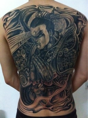 点击大图看下一张：神话人物 二郎神纹身