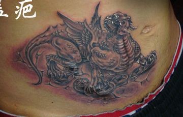 点击大图看下一张：腹部纹身图片：腹部神兽貔貅纹身图片纹身作品