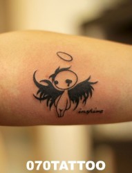 手臂可爱前卫的小天使纹身图片