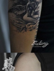 手臂一张漂亮性感的天使纹身图片