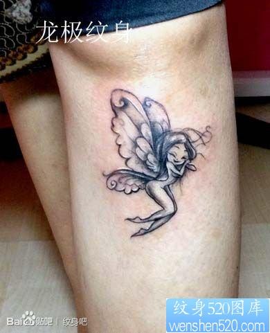 点击大图看下一张：女性腿部可爱的小精灵纹身图片