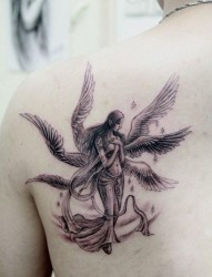 手臂可爱漂亮的彩色小天使丘比特纹身图片