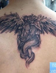 背部好看超酷的天使翅膀纹身图片