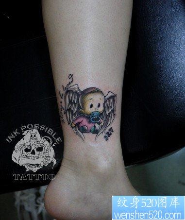 点击大图看下一张：女人腿部可爱的小天使纹身图片