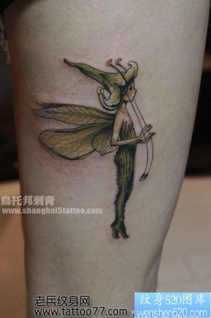 点击大图看下一张：女孩子喜欢的小腿上一款精灵纹身图片