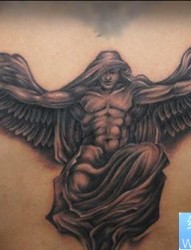 好看的背部守护天使纹身图片