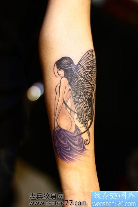 点击大图看下一张：手臂好看漂亮的精灵翅膀纹身图片