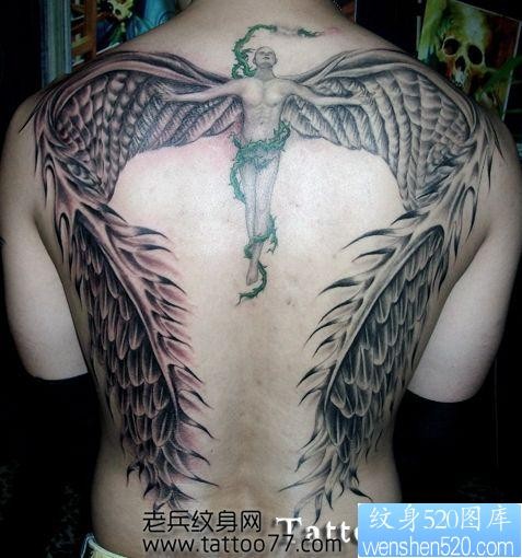 点击大图看下一张：超酷的背部天使翅膀纹身图片