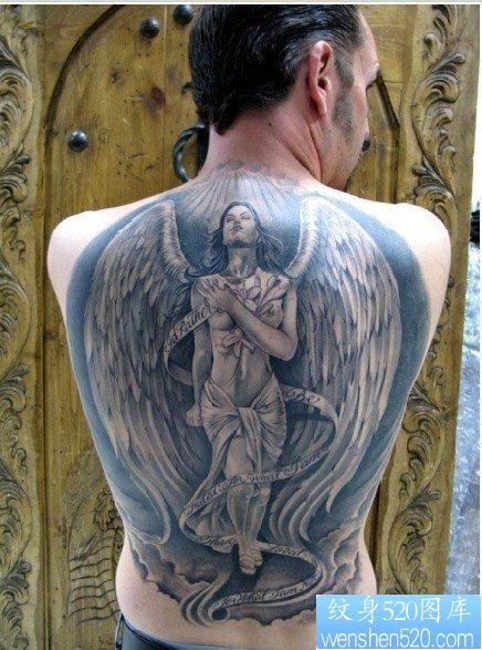 点击大图看下一张：满背美女天使翅膀纹身图片纹身图案