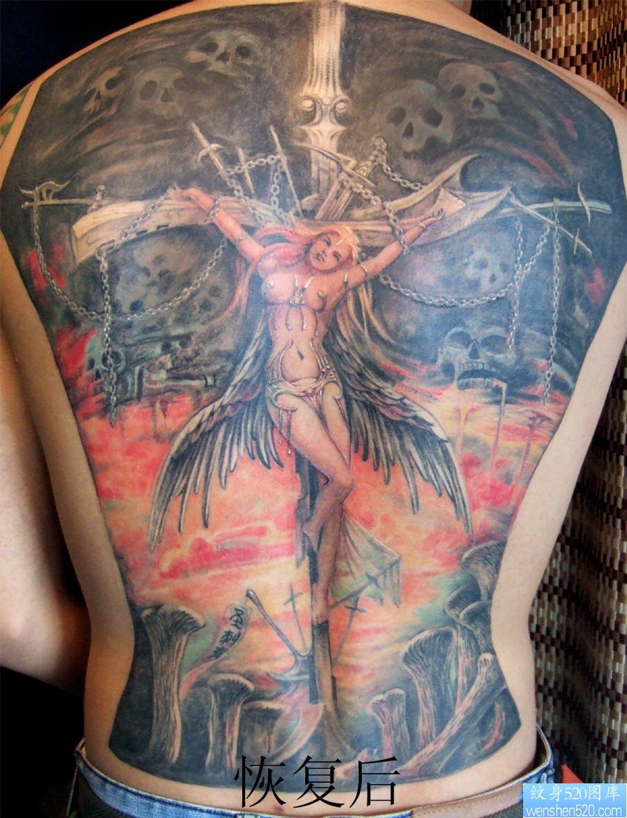 点击大图看下一张：一张超酷的满背天使翅膀十字架骷髅纹身图片图案