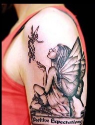 很唯美的一张欧美美女天使纹身图片欣赏（tattoo)