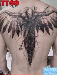 背部天使翅膀纹身图案