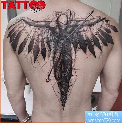 点击大图看下一张：背部天使翅膀纹身图案