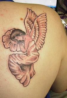 点击大图看下一张：时尚漂亮的肩部天使刺青图2