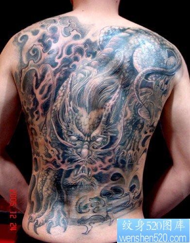 点击大图看下一张：男生喜欢的满背麒麟纹身图片