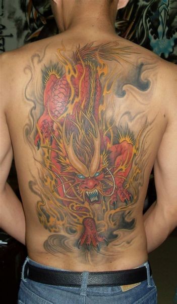 点击大图看下一张:凶猛的上古神物 满背麒麟纹身图3