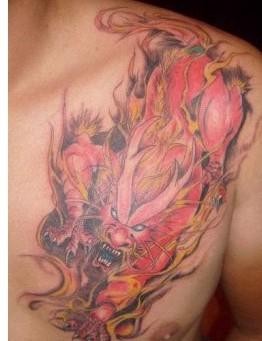 点击大图看下一张：胸部霸气的火麒麟纹身图2