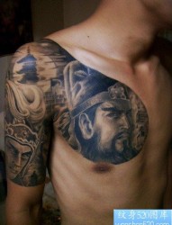一幅男生喜欢的适合纹满背的关公纹身图片