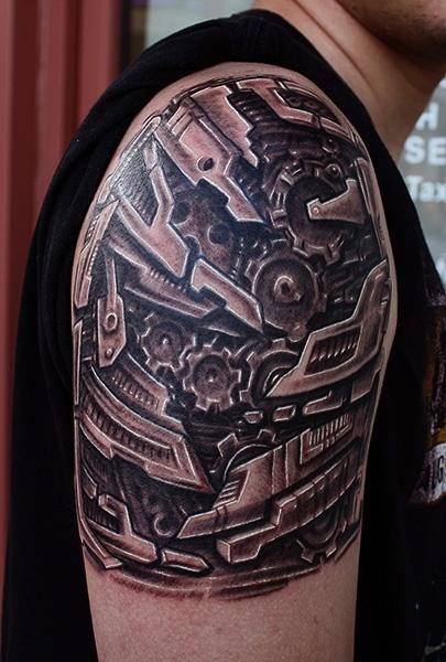点击大图看下一张：炫酷霸气的机械臂纹身