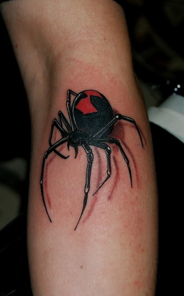 点击大图看下一张：手臂上非常逼真的蜘蛛纹身图3