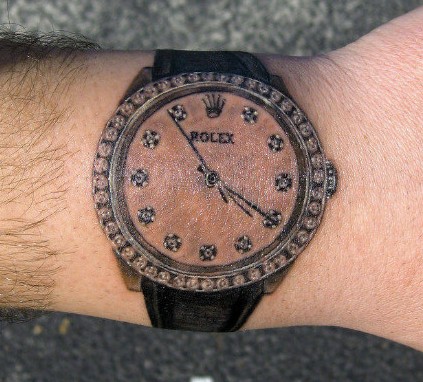 点击大图看下一张：超酷的手表刺青