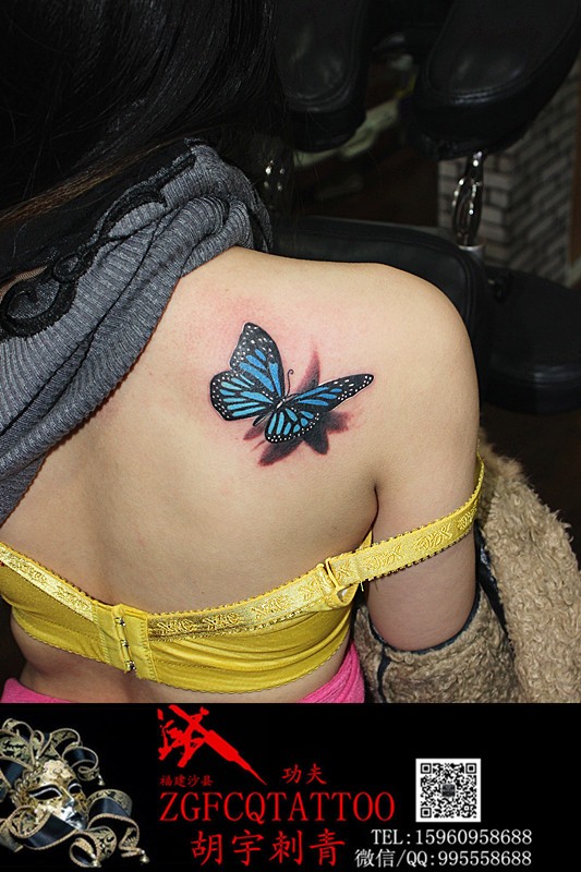 点击大图看下一张：3D纹身--女性肩膀蝴蝶纹身