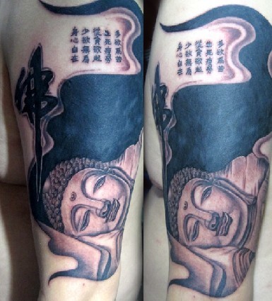 点击大图看下一张：手臂上的大佛和一组梵文纹身