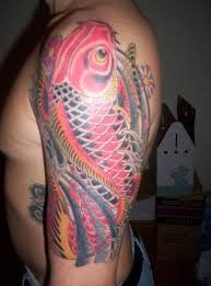 点击大图看下一张：帅气的鲤鱼纹身