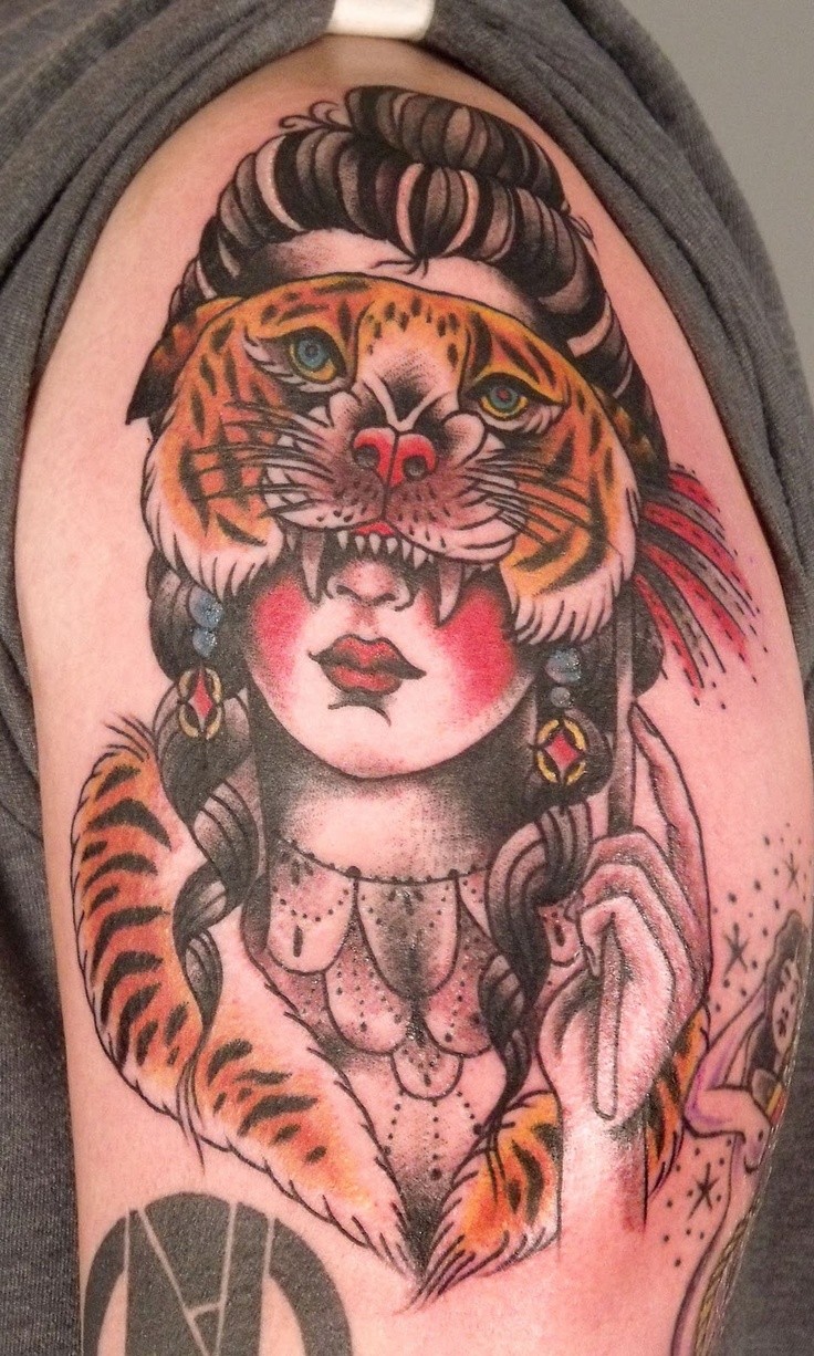 点击大图看下一张：手臂个性的老虎美女纹身