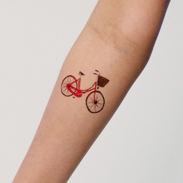 点击大图看下一张：小臂上漂亮的自行车纹身