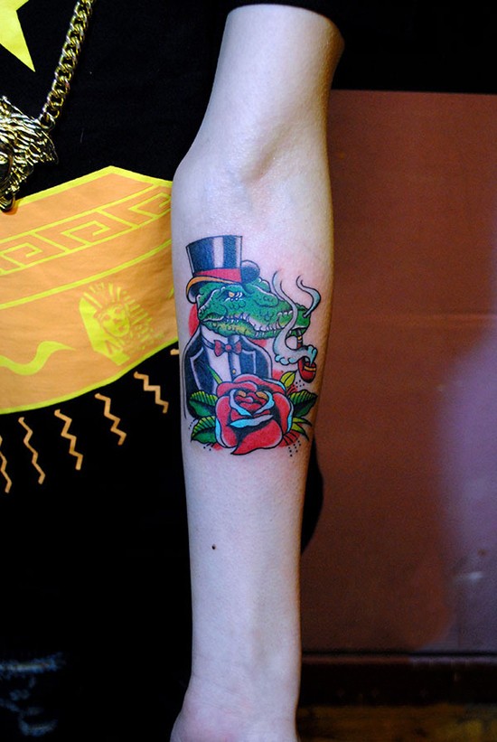 点击大图看下一张：个性鳄鱼先生手臂纹身图案
