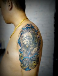 男生手臂霸气狮子手臂纹身图案