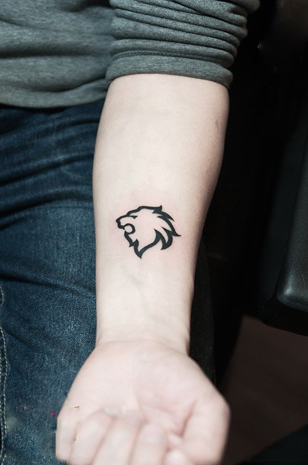点击大图看下一张：小清新狮子头像纹身图案