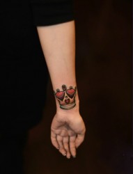 小清新皇冠手腕纹身图案
