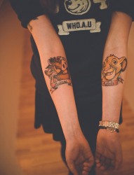 动画狮子王手臂纹身图案