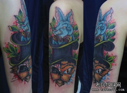 点击大图看下一张：手臂最新最流行的猫咪与兔子纹身图片