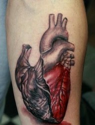心脏纹身图片：手部心脏纹身图片作品