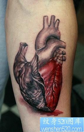 点击大图看下一张：心脏纹身图片：手部心脏纹身图片作品