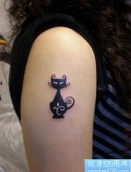 女人喜欢的手臂图腾猫咪纹身图片