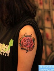 纹身520图库推荐一幅手臂玫瑰花文身图片