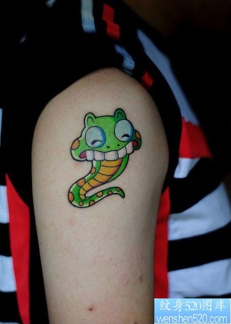 点击大图看下一张:纹身520图库推荐一幅手臂眼镜蛇文身图片