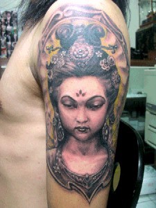 点击大图看下一张:最好的纹身嗲推荐一幅手臂观音纹身图片图3