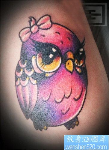 点击大图看下一张：一幅彩色猫头鹰纹身图片由纹身520图库推荐