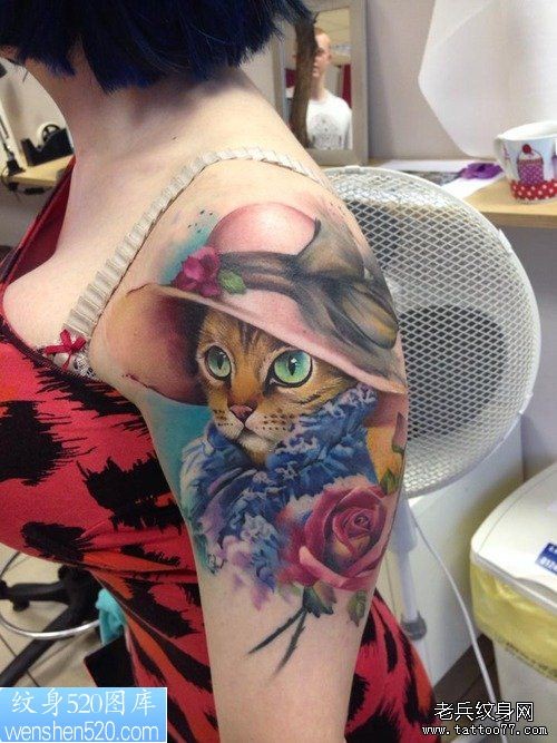 点击大图看下一张：一幅女人胳膊彩色猫咪纹身作品