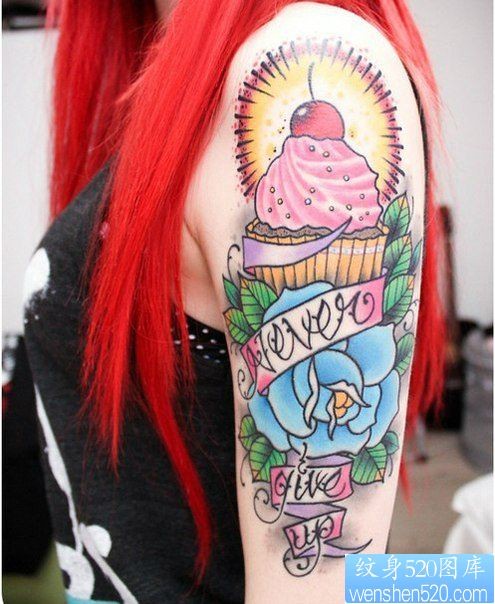 点击大图看下一张：胳膊彩色蛋糕纹身图案