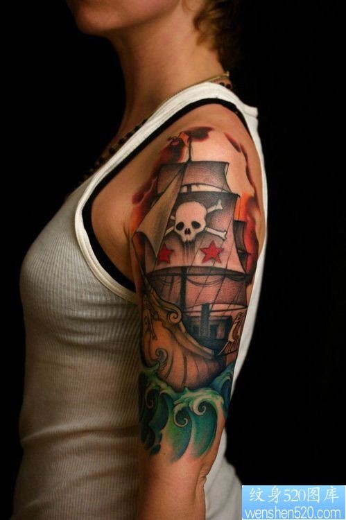 点击大图看下一张：手臂海盗船纹身图案